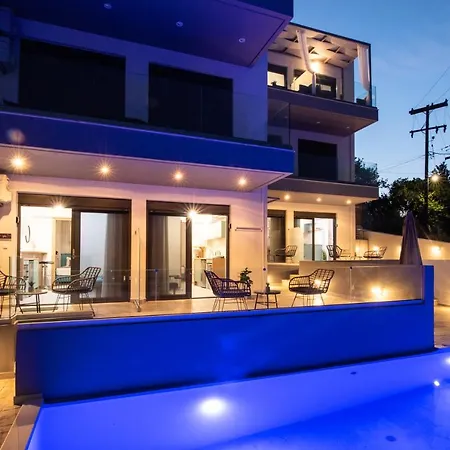 Apartment Clelia's And Dione's Design Swimming Pool
