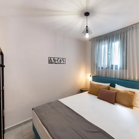 Clelia's And Dione's Design Swimming Pool Apartment