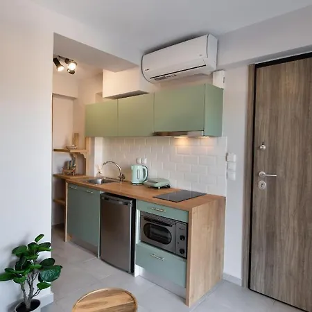 Clelia's And Dione's Design Swimming Pool Apartment *