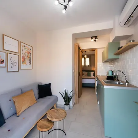 Clelia's And Dione's Design Swimming Pool Apartment